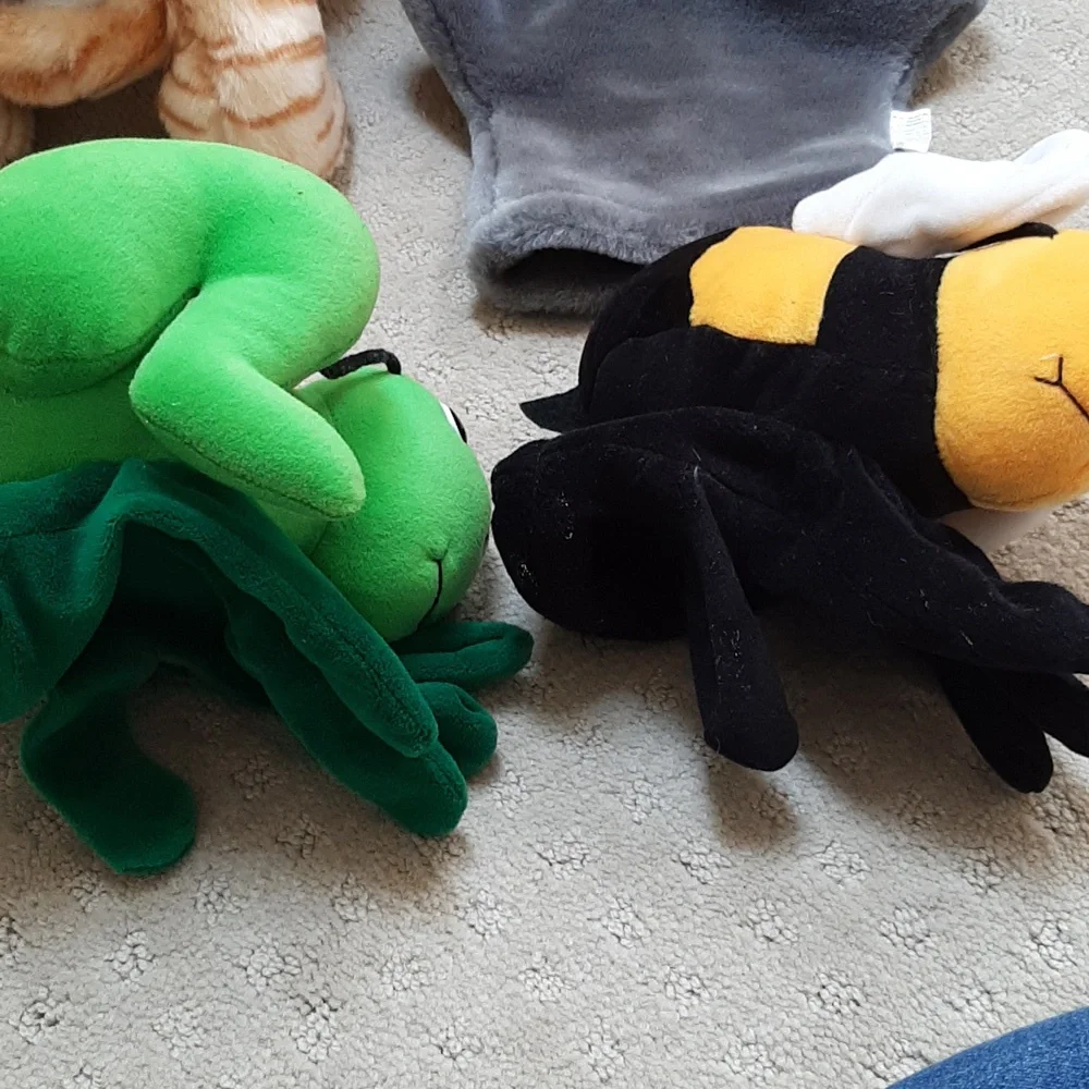 4 Hand Puppets